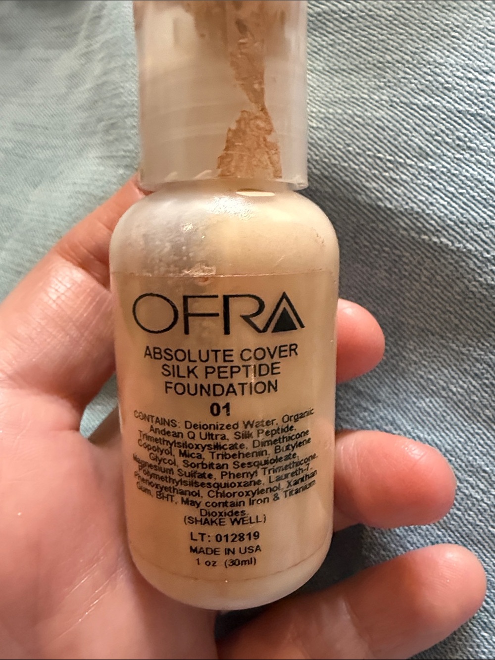 OFRA Absolute Cover  Silk Peptide Foundation 01